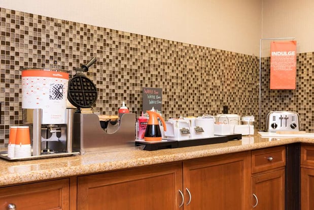 Images Hampton Inn & Suites East Lansing/Okemos