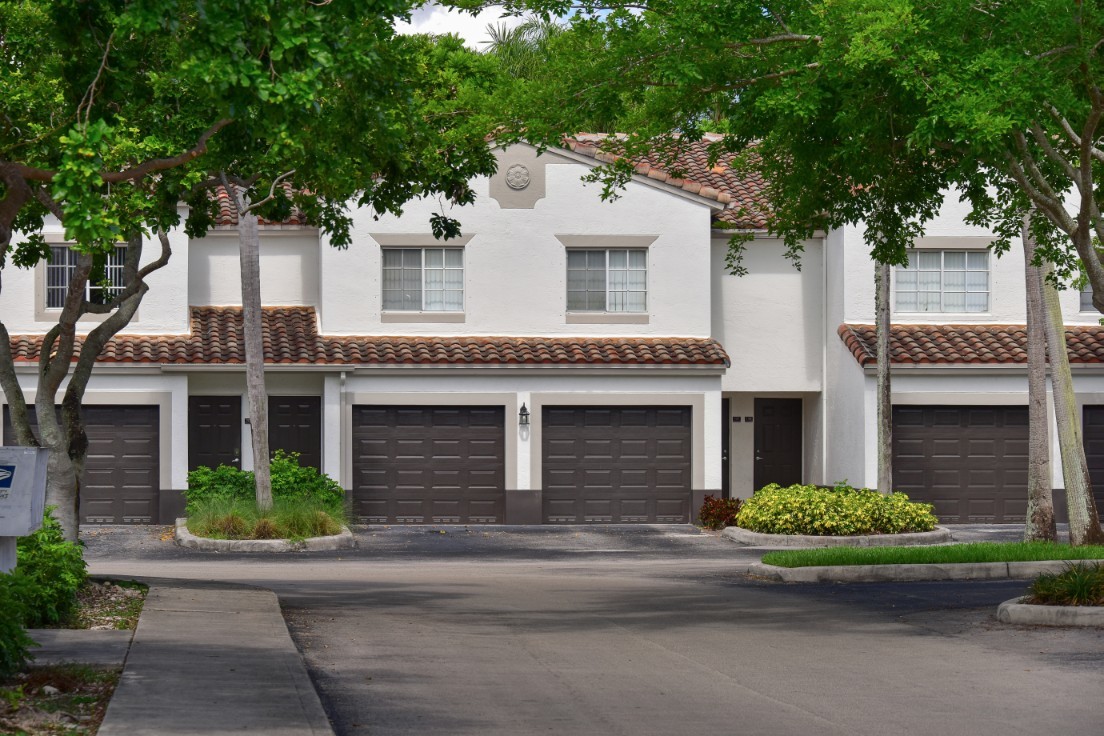 Doral West Apartment Homes Photo