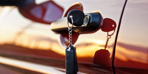 3 Reasons to Turn to a Locksmith for Spare Car Keys