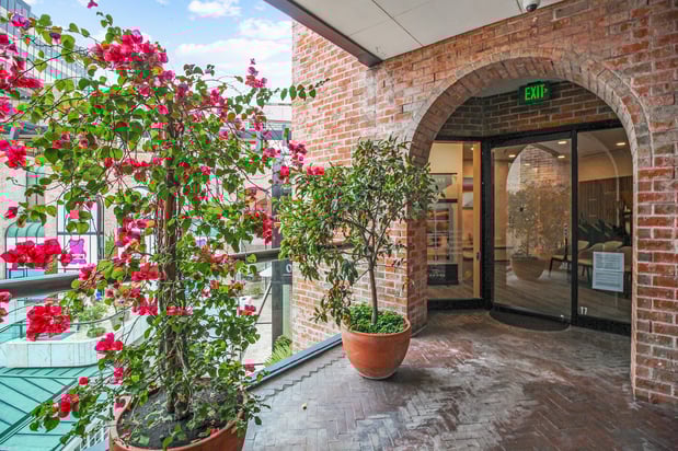 Images Moy, Fincher, Chipps Facial Plastics & Dermatology - Beverly Hills