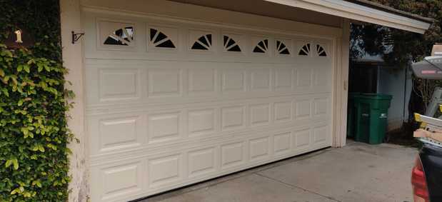 Images Urgent Garage Doors