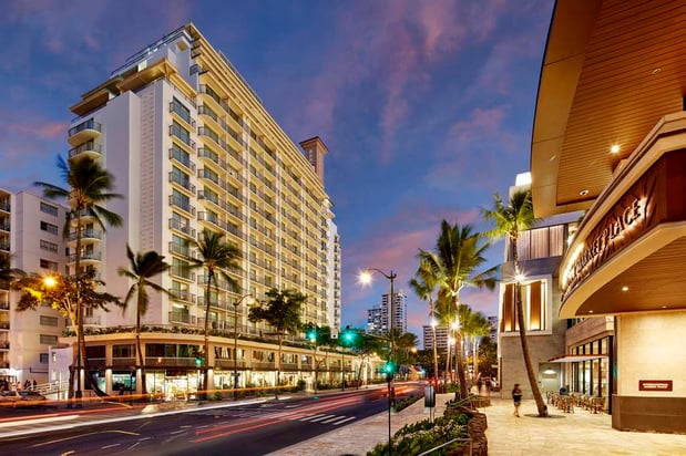 Images Hilton Garden Inn Waikiki Beach