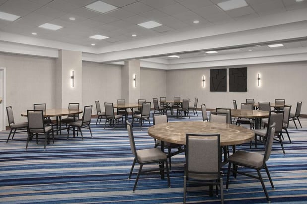 Images Embassy Suites by Hilton Dallas Near the Galleria