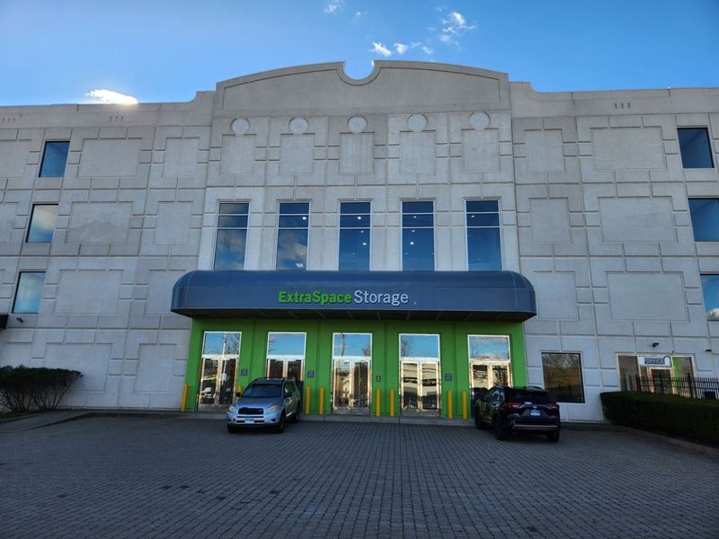 Images Extra Space Storage