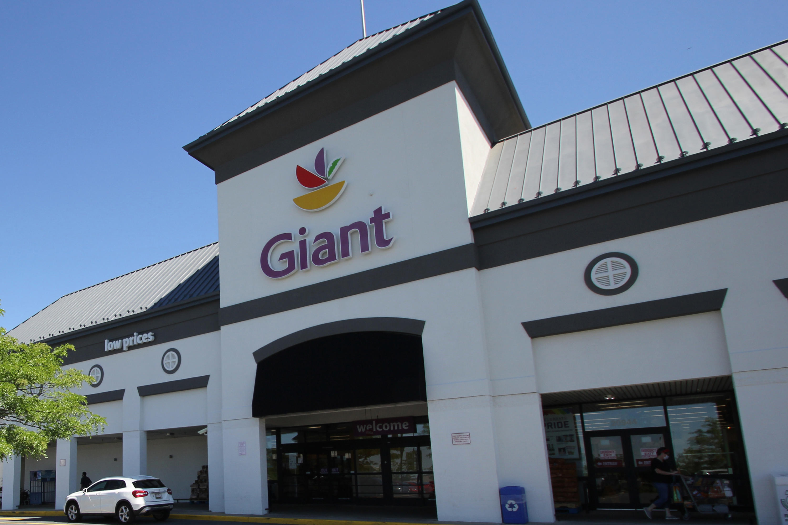 How Much Does Giant Food Store Pay