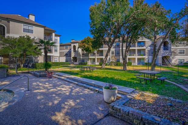 Images Saxony at Chase Oaks Apartments