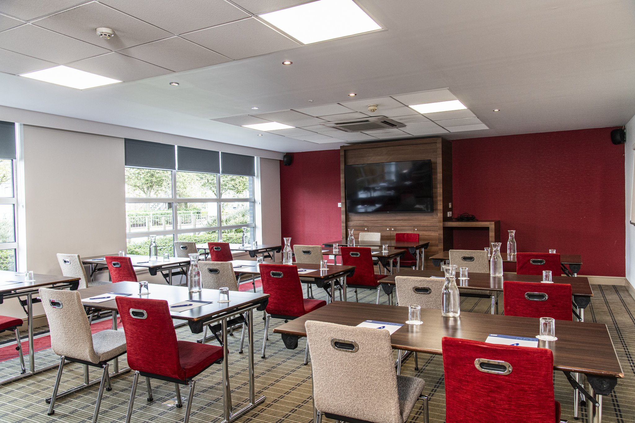 Images Holiday Inn Express Glasgow Airport by IHG