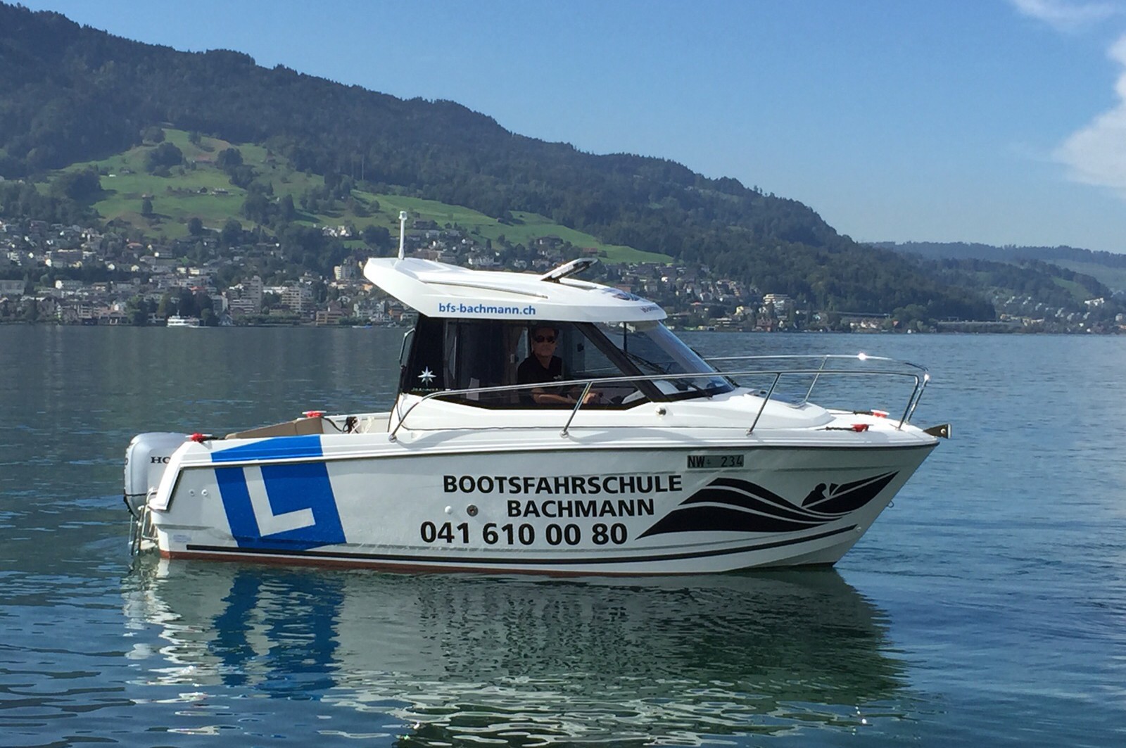 Bilder Bootsfahrschule Bachmann - Bootsfahrschule Vierwaldstättersee
