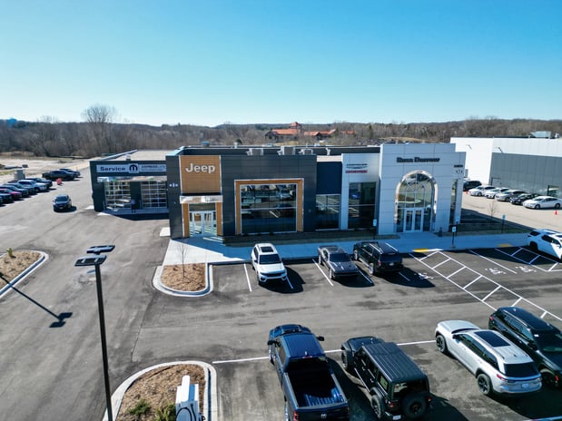 Images Russ Darrow Chrysler Dodge Jeep Ram of West Bend