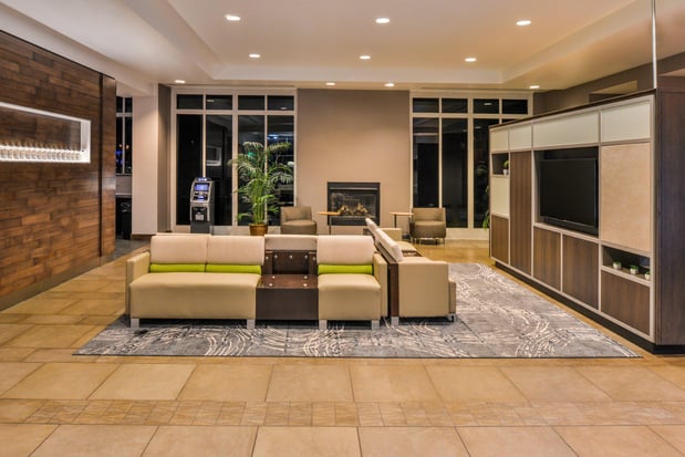 Images Holiday Inn Kansas City Airport by IHG