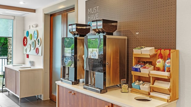 Images Holiday Inn Express & Suites Mobile - University Area by IHG