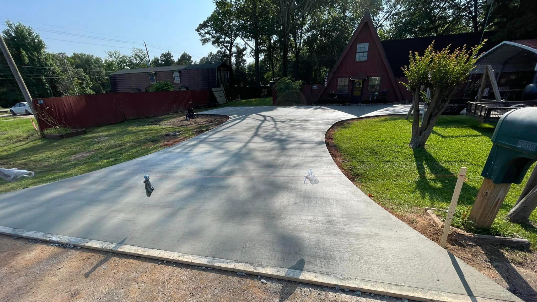When it comes to driveway installation, ETX Concrete Works is your trusted choice for high-quality, long-lasting results. Our skilled professionals are experts in creating functional and visually appealing driveways that complement your home or business. Count on us to transform your property's entrance with a well-executed driveway installation.