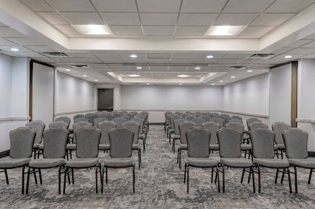 Images Crowne Plaza Indianapolis-Airport by IHG