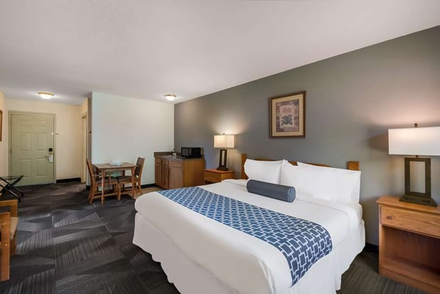 Images SureStay Plus by Best Western Berkeley Springs