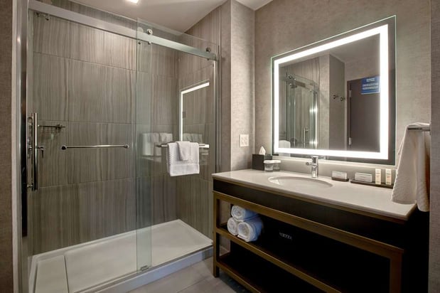 Images Embassy Suites by Hilton Rockford Riverfront