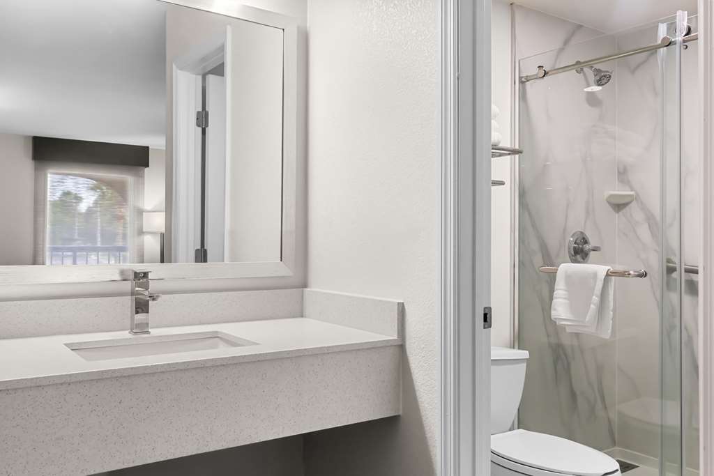 Two Queen Bathroom
