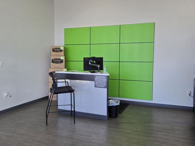 Images Extra Space Storage