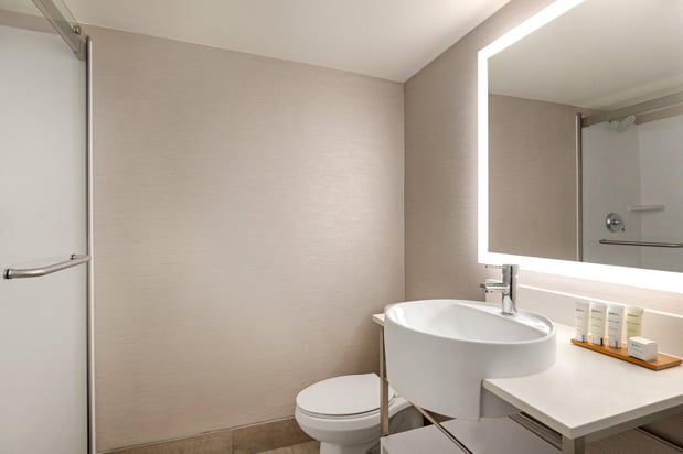 Images Holiday Inn Philadelphia Arpt-Stadium Area by IHG