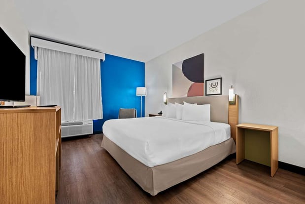 Images Spark by Hilton Tuscaloosa University