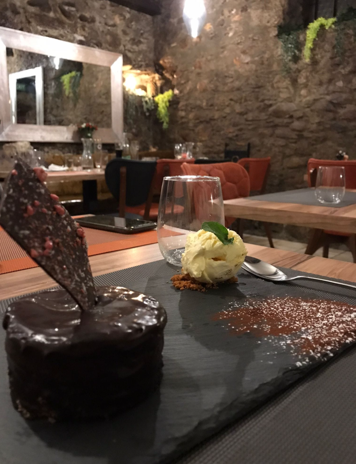 Café des Alpes, Chemin de la Scie 31 in Bex