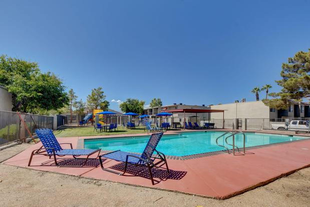 Images Summer Meadows Apartments