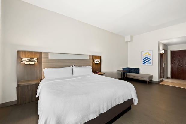 Images Holiday Inn Express & Suites Raleigh NE - Medical Ctr Area by IHG