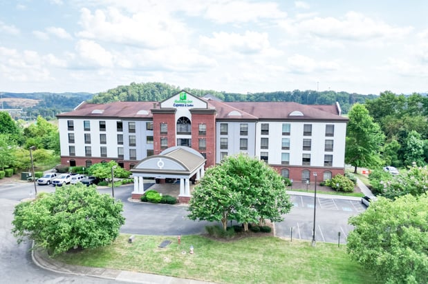 Images Holiday Inn Express & Suites Kodak East-Sevierville by IHG