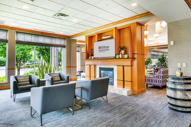 Images Hilton Garden Inn Louisville Airport