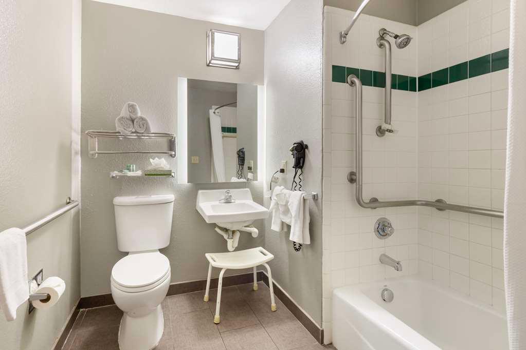 ADA Bathroom Best Western Near Lackland AFB/Seaworld San Antonio (210)520-8080