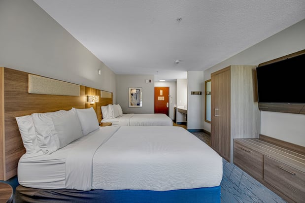 Images Holiday Inn Express & Suites Portland-Jantzen Beach by IHG