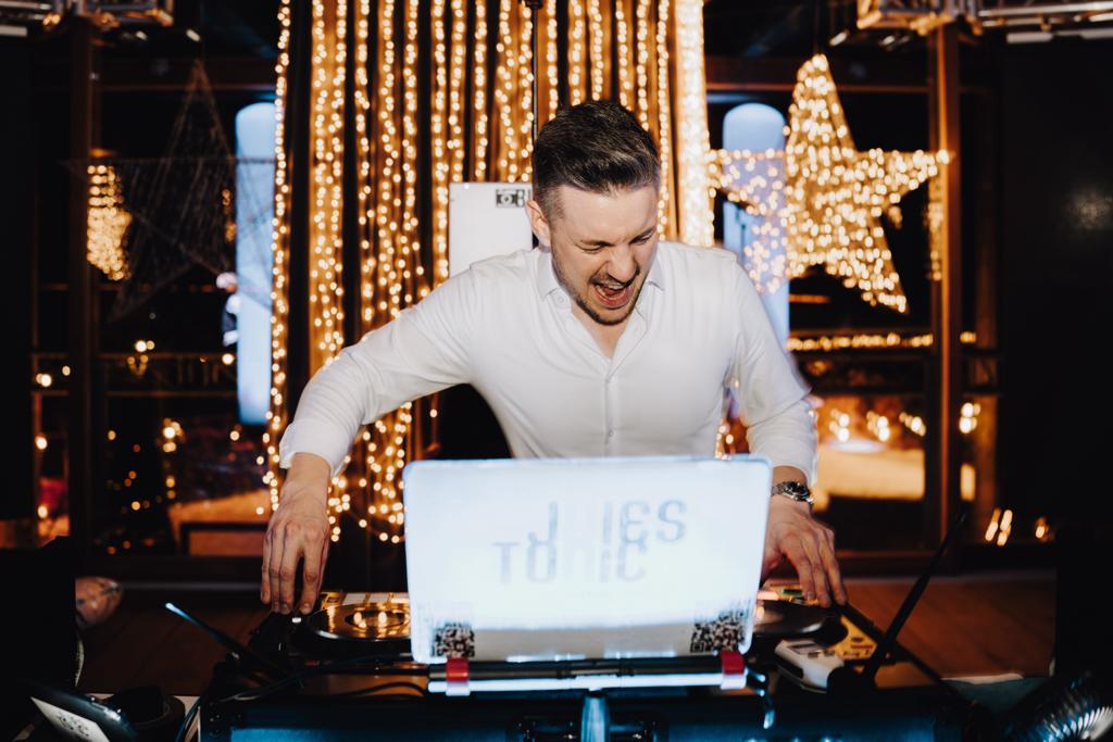 Kundenbild groß 1 JulesTonic - Hochzeits-DJ & Event-DJ