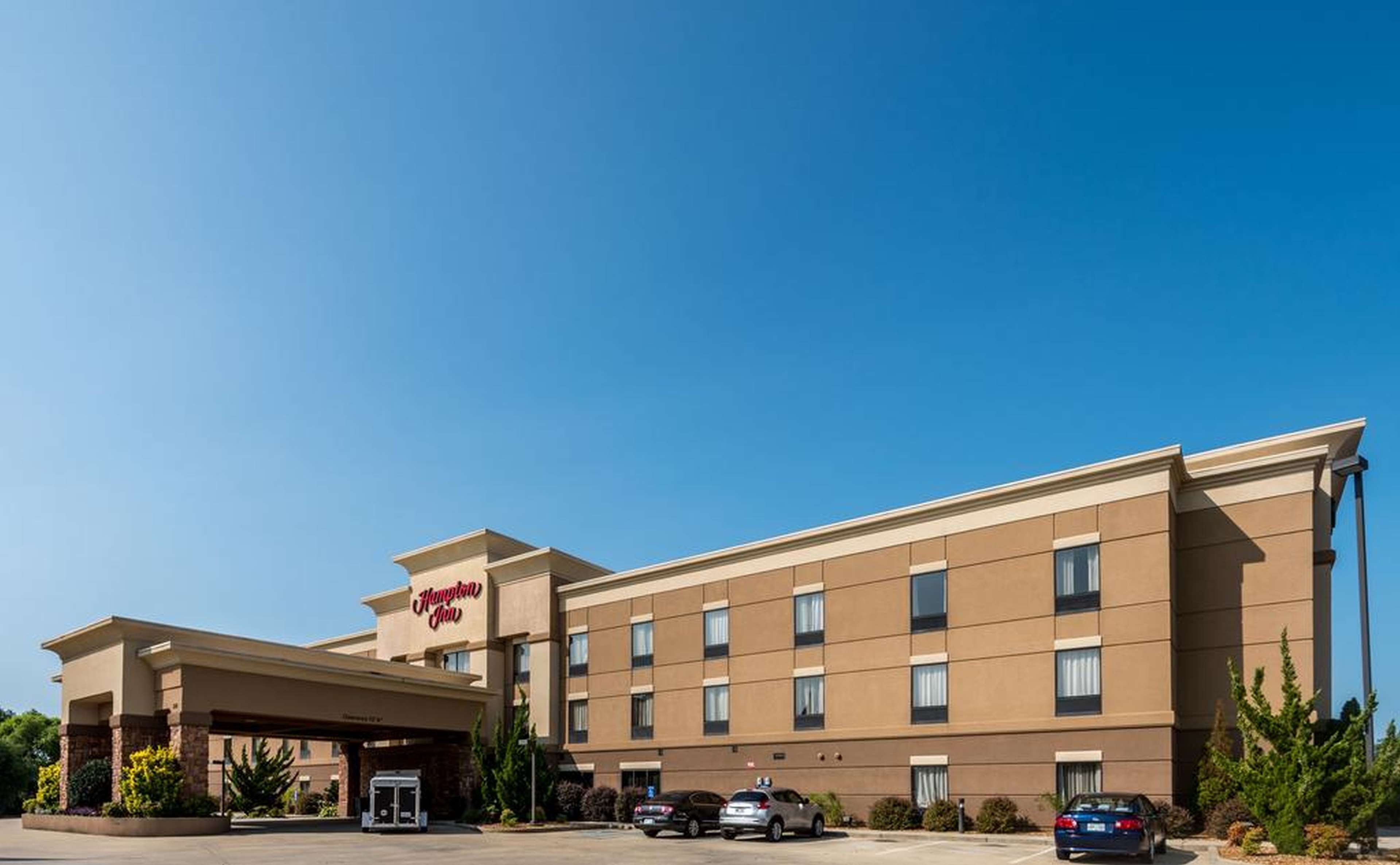 Hampton Inn New Albany in New Albany, MS - Hotels & Motels: Yellow ...