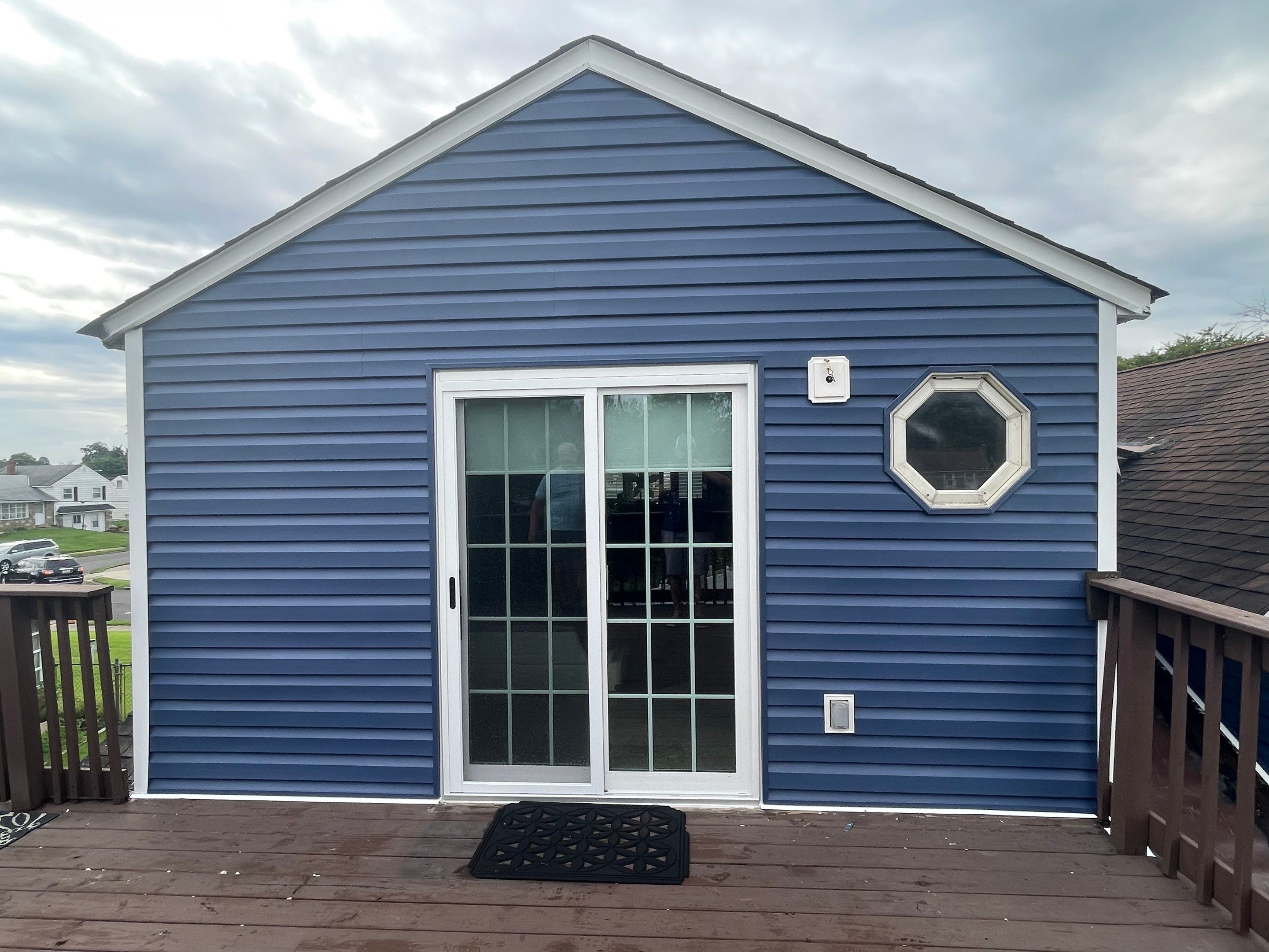 Durable and stylish siding installation by Home Genius Exteriors – Giving your home a fresh, modern look.