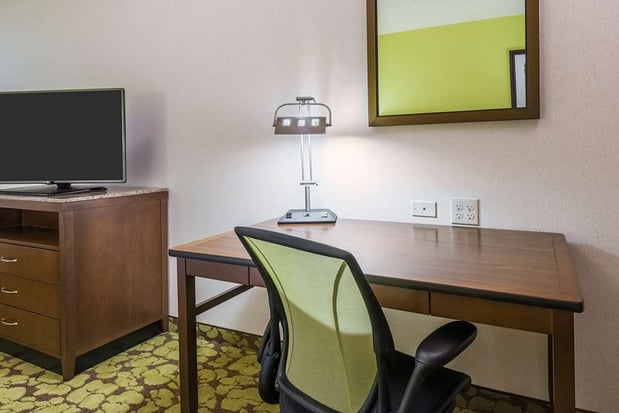 Images Hilton Garden Inn Wayne