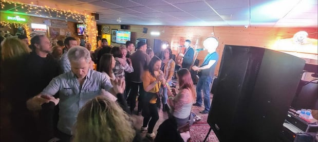 Images Beacon Sports Bar & Grill