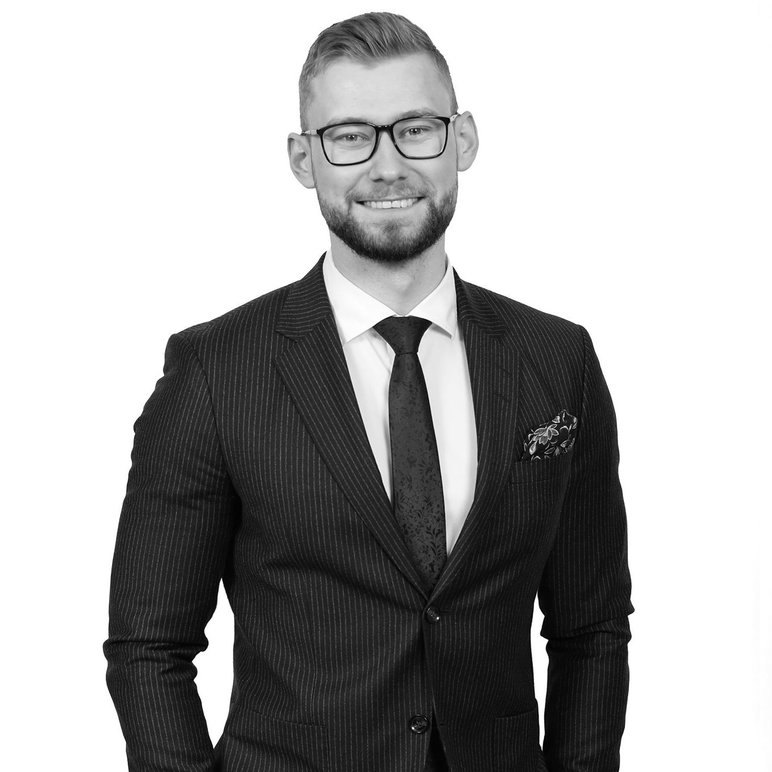 Images Adam Stephani BoSthlm - mäklare nacka