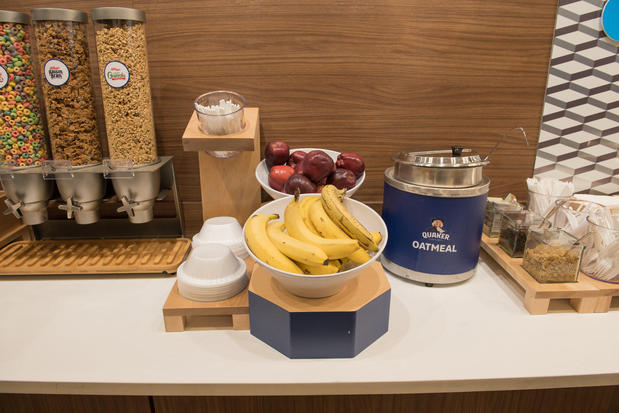 Images Holiday Inn Express & Suites Louisville N - Jeffersonville by IHG