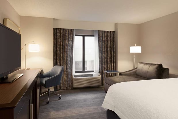 Images Hampton Inn & Suites Nashville-Downtown