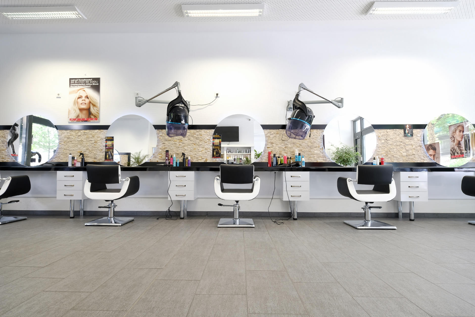 Kundenbild groß 4 Friseursalon | Friseur und Kosmetikstudio Beauty Oasis | München