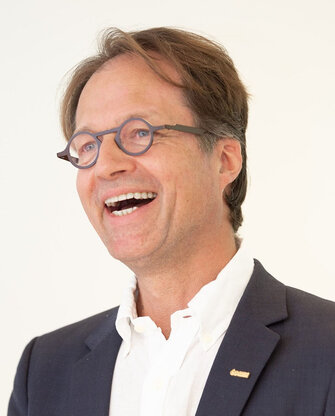 Bilder Paracelsus Dental – Zahnklinik