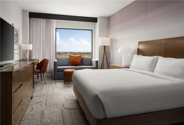 Images Hotel Zessa Orange County Airport, a DoubleTree by Hilton