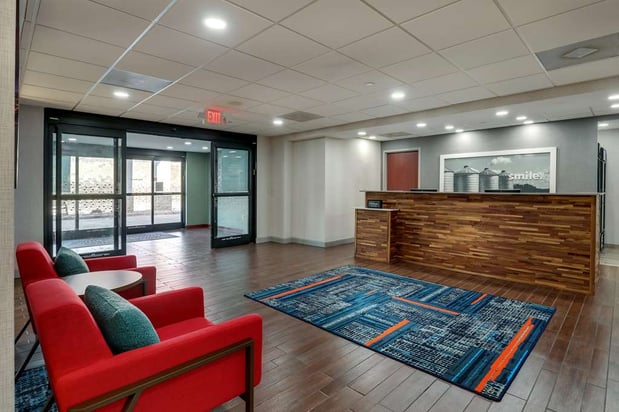 Images Hampton Inn & Suites St. Louis-Edwardsville
