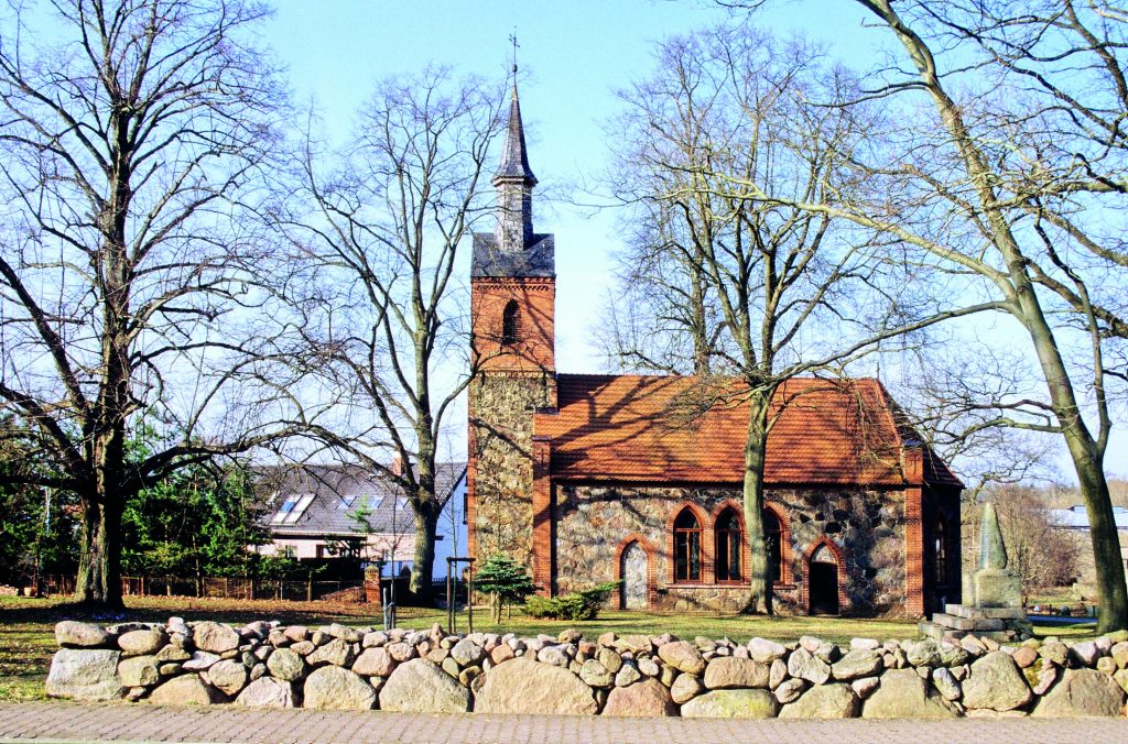 Kirche Silmersdorf - Pfarrsprengel Putlitz, Dorfstraße in Triglitz