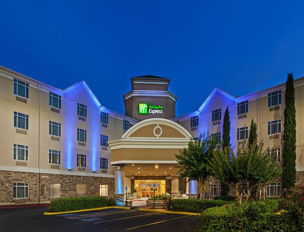 Images Holiday Inn Express & Suites Houston-Dwtn Conv Ctr by IHG