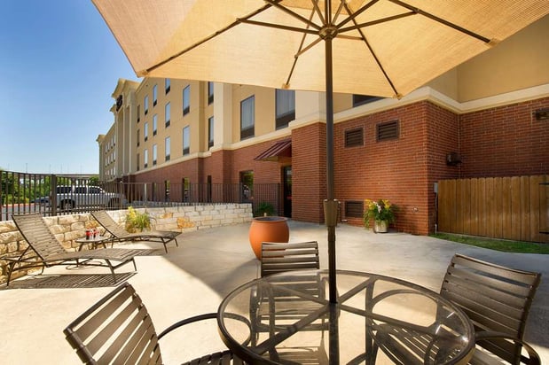 Images Hampton Inn & Suites San Antonio-Airport