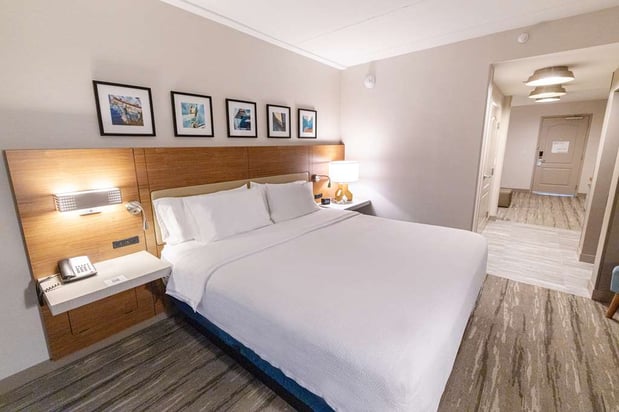 Images Hilton Garden Inn Lakewood
