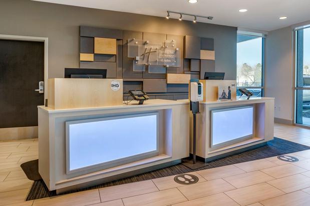Images Holiday Inn Express & Suites Phoenix Dwtn - State Capitol by IHG