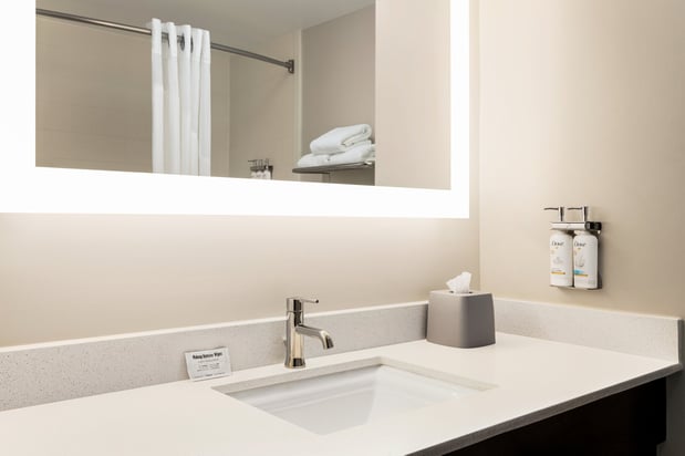 Images Holiday Inn Express & Suites Birmingham-Irondale (East) by IHG