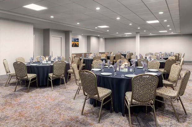 Images Holiday Inn Wichita East I-35 by IHG