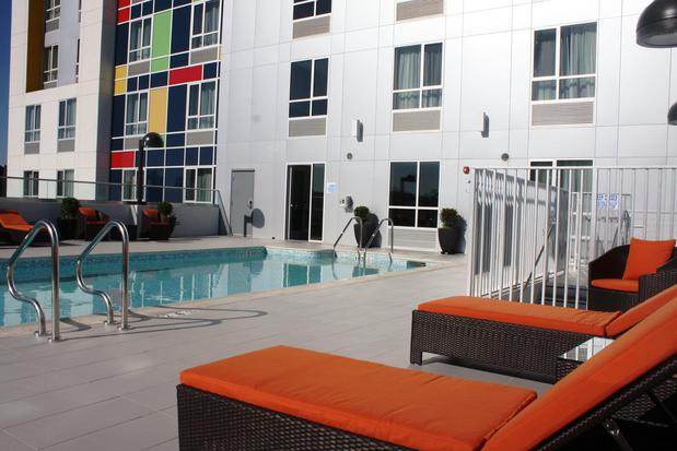 Images Holiday Inn Express North Hollywood - Burbank Area, an IHG Hotel
